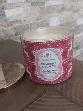 Cranberry Eucalyptus